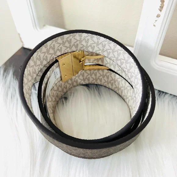 Michael Kors Women’s Twist Reversible Belt Medium - Picture 4 of 11